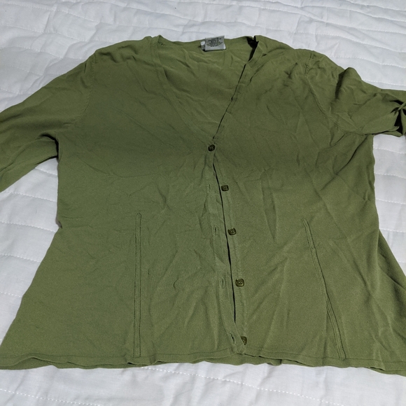 Sweater - Picture 4 of 4